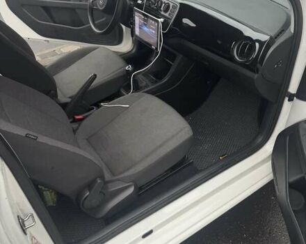 Белый Фольксваген Ап, объемом двигателя 1 л и пробегом 130 тыс. км за 7000 $, фото 8 на Automoto.ua