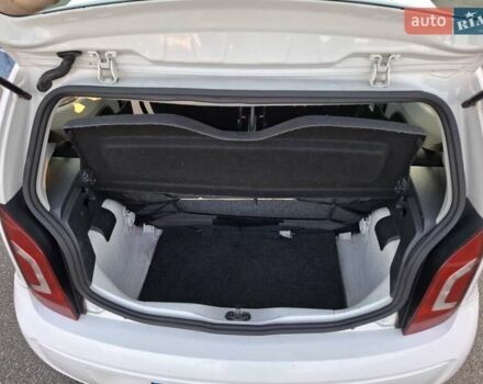 Белый Фольксваген Ап, объемом двигателя 1 л и пробегом 300 тыс. км за 4550 $, фото 8 на Automoto.ua