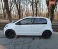 Фольксваген Ап 2013 в Каменце-Подольском на Automoto.ua Белый Фольксваген Ап, объемом двигателя 1 л и пробегом 190 тыс. км за 5600 $, фото 3 на Automoto.ua