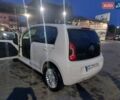 Белый Фольксваген Ап, объемом двигателя 1 л и пробегом 177 тыс. км за 6700 $, фото 1 на Automoto.ua