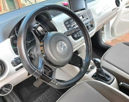 Белый Фольксваген Ап, объемом двигателя 0 л и пробегом 102 тыс. км за 5900 $, фото 3 на Automoto.ua