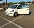 Белый Фольксваген Ап, объемом двигателя 1 л и пробегом 305 тыс. км за 3800 $, фото 1 на Automoto.ua