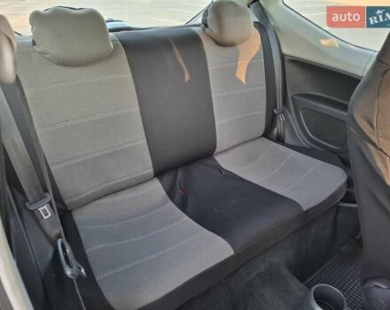 Белый Фольксваген Ап, объемом двигателя 1 л и пробегом 300 тыс. км за 4550 $, фото 7 на Automoto.ua