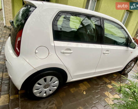 Белый Фольксваген Ап, объемом двигателя 1 л и пробегом 300 тыс. км за 5359 $, фото 4 на Automoto.ua