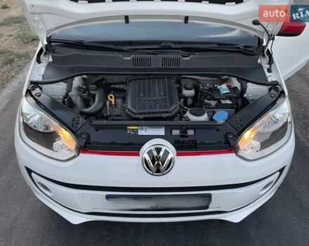 Белый Фольксваген Ап, объемом двигателя 1 л и пробегом 130 тыс. км за 7200 $, фото 16 на Automoto.ua