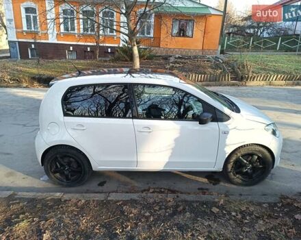 Фольксваген Ап 2013 в Каменце-Подольском на Automoto.ua Белый Фольксваген Ап, объемом двигателя 1 л и пробегом 190 тыс. км за 5600 $, фото 5 на Automoto.ua