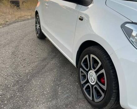 Белый Фольксваген Ап, объемом двигателя 1 л и пробегом 130 тыс. км за 7200 $, фото 11 на Automoto.ua