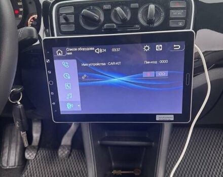 Белый Фольксваген Ап, объемом двигателя 1 л и пробегом 130 тыс. км за 7000 $, фото 3 на Automoto.ua