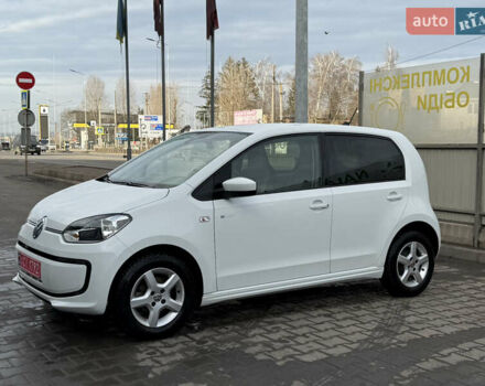 Белый Фольксваген Ап, объемом двигателя 0 л и пробегом 38 тыс. км за 5999 $, фото 4 на Automoto.ua