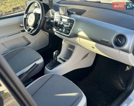 Белый Фольксваген Ап, объемом двигателя 0 л и пробегом 82 тыс. км за 5950 $, фото 19 на Automoto.ua