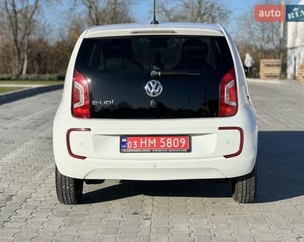 Белый Фольксваген Ап, объемом двигателя 0 л и пробегом 82 тыс. км за 5950 $, фото 4 на Automoto.ua