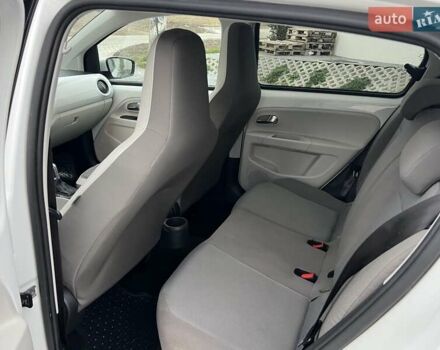 Белый Фольксваген Ап, объемом двигателя 0 л и пробегом 82 тыс. км за 5950 $, фото 23 на Automoto.ua