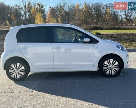 Белый Фольксваген Ап, объемом двигателя 0 л и пробегом 82 тыс. км за 5950 $, фото 2 на Automoto.ua