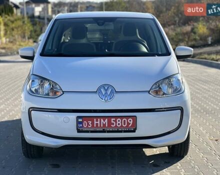 Белый Фольксваген Ап, объемом двигателя 0 л и пробегом 82 тыс. км за 5950 $, фото 1 на Automoto.ua