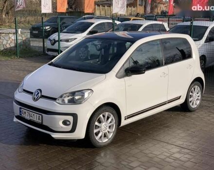 Белый Фольксваген Ап, объемом двигателя 1 л и пробегом 144 тыс. км за 6999 $, фото 1 на Automoto.ua