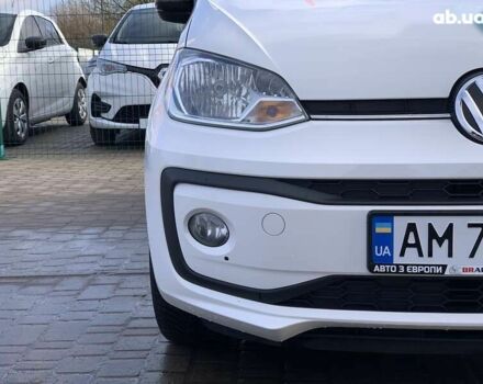 Белый Фольксваген Ап, объемом двигателя 1 л и пробегом 144 тыс. км за 6999 $, фото 5 на Automoto.ua