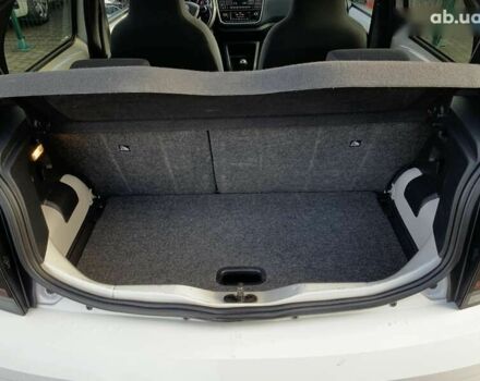 Белый Фольксваген Ап, объемом двигателя 1 л и пробегом 144 тыс. км за 6999 $, фото 27 на Automoto.ua