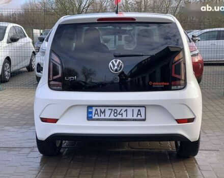 Белый Фольксваген Ап, объемом двигателя 1 л и пробегом 144 тыс. км за 6999 $, фото 16 на Automoto.ua