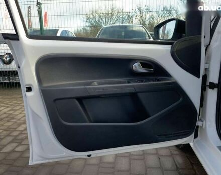 Белый Фольксваген Ап, объемом двигателя 1 л и пробегом 144 тыс. км за 6999 $, фото 22 на Automoto.ua