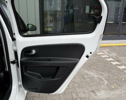 Белый Фольксваген Ап, объемом двигателя 0 л и пробегом 78 тыс. км за 8500 $, фото 23 на Automoto.ua
