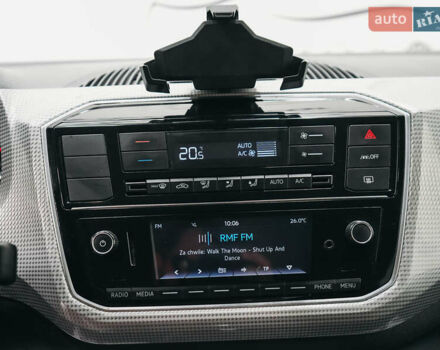 Белый Фольксваген Ап, объемом двигателя 0 л и пробегом 54 тыс. км за 10539 $, фото 41 на Automoto.ua