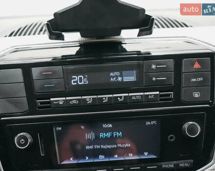 Белый Фольксваген Ап, объемом двигателя 0 л и пробегом 54 тыс. км за 10539 $, фото 43 на Automoto.ua