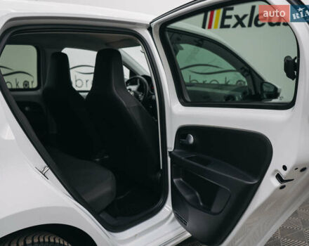 Белый Фольксваген Ап, объемом двигателя 0 л и пробегом 54 тыс. км за 10539 $, фото 49 на Automoto.ua