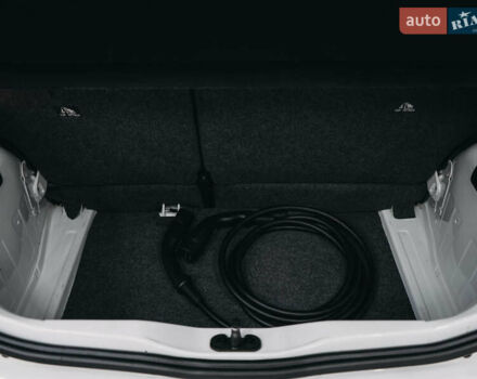 Белый Фольксваген Ап, объемом двигателя 0 л и пробегом 54 тыс. км за 10539 $, фото 48 на Automoto.ua