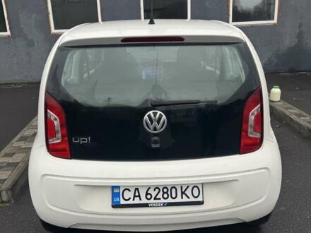 Белый Фольксваген Ап, объемом двигателя 1 л и пробегом 130 тыс. км за 7000 $, фото 1 на Automoto.ua