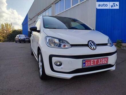 Фольксваген Ап 2016 в Житомире на Automoto.ua Белый Фольксваген Ап, объемом двигателя 1 л и пробегом 142 тыс. км за 7500 $, фото 1 на Automoto.ua