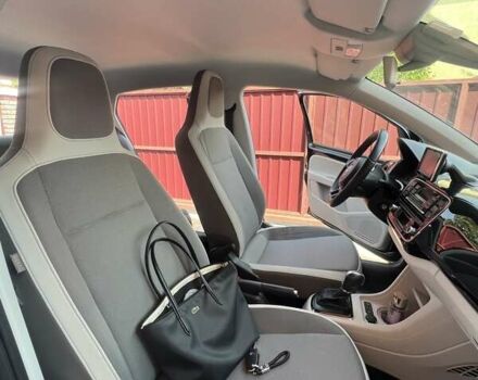 Черный Фольксваген Ап, объемом двигателя 0 л и пробегом 90 тыс. км за 7400 $, фото 7 на Automoto.ua