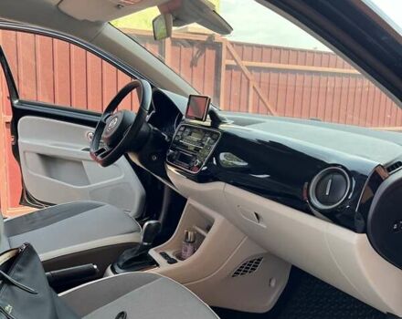 Черный Фольксваген Ап, объемом двигателя 0 л и пробегом 90 тыс. км за 7400 $, фото 8 на Automoto.ua