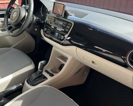 Черный Фольксваген Ап, объемом двигателя 0 л и пробегом 90 тыс. км за 7400 $, фото 14 на Automoto.ua