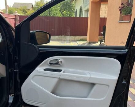 Черный Фольксваген Ап, объемом двигателя 0 л и пробегом 90 тыс. км за 7400 $, фото 9 на Automoto.ua