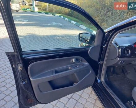 Черный Фольксваген Ап, объемом двигателя 1 л и пробегом 41 тыс. км за 6300 $, фото 10 на Automoto.ua