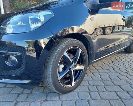 Черный Фольксваген Ап, объемом двигателя 1 л и пробегом 41 тыс. км за 6300 $, фото 5 на Automoto.ua