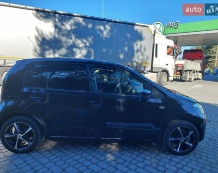 Черный Фольксваген Ап, объемом двигателя 1 л и пробегом 41 тыс. км за 6300 $, фото 2 на Automoto.ua