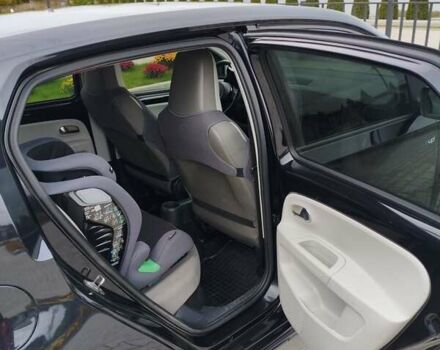 Чорний Фольксваген Ап, об'ємом двигуна 0 л та пробігом 113 тис. км за 5900 $, фото 5 на Automoto.ua