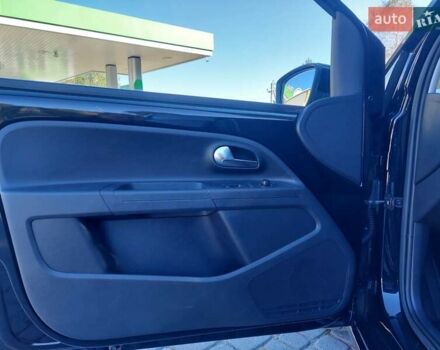 Черный Фольксваген Ап, объемом двигателя 1 л и пробегом 41 тыс. км за 6300 $, фото 14 на Automoto.ua