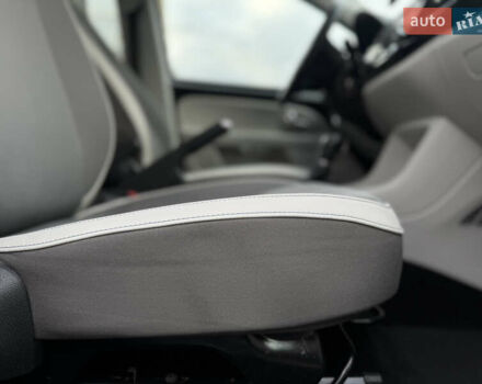 Черный Фольксваген Ап, объемом двигателя 0 л и пробегом 102 тыс. км за 6300 $, фото 21 на Automoto.ua