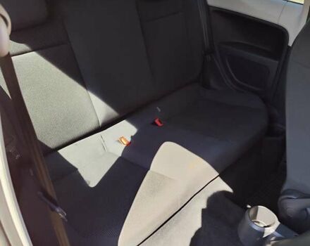 Червоний Фольксваген Ап, об'ємом двигуна 1 л та пробігом 270 тис. км за 3450 $, фото 3 на Automoto.ua