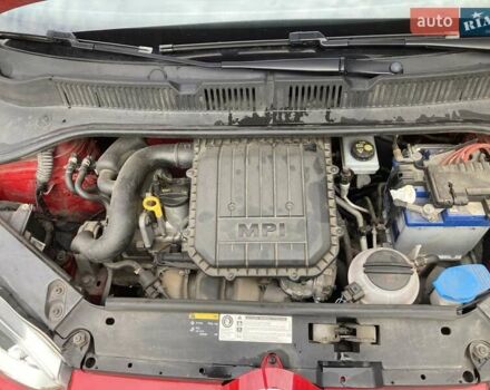 Фольксваген Ап 2013 в Львове на Automoto.ua Красный Фольксваген Ап, объемом двигателя 1 л и пробегом 135 тыс. км за 8183 $, фото 22 на Automoto.ua