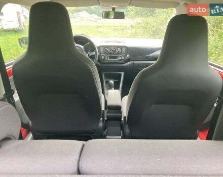 Фольксваген Ап 2013 в Львове на Automoto.ua Красный Фольксваген Ап, объемом двигателя 1 л и пробегом 135 тыс. км за 8183 $, фото 32 на Automoto.ua