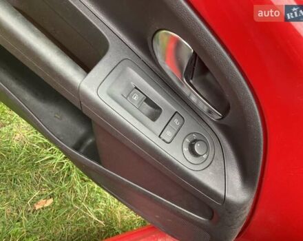 Фольксваген Ап 2013 в Львове на Automoto.ua Красный Фольксваген Ап, объемом двигателя 1 л и пробегом 135 тыс. км за 8183 $, фото 28 на Automoto.ua