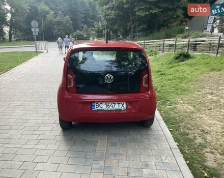 Фольксваген Ап 2013 в Львове на Automoto.ua Красный Фольксваген Ап, объемом двигателя 1 л и пробегом 135 тыс. км за 8183 $, фото 9 на Automoto.ua