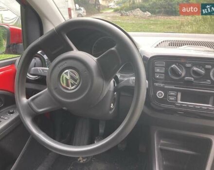 Фольксваген Ап 2013 в Львове на Automoto.ua Красный Фольксваген Ап, объемом двигателя 1 л и пробегом 135 тыс. км за 8183 $, фото 37 на Automoto.ua