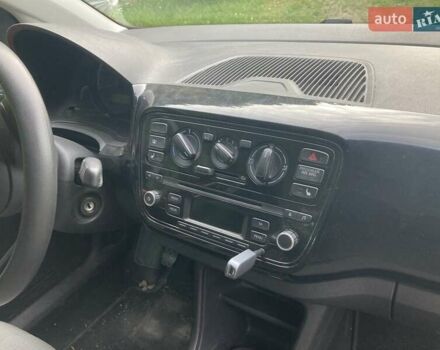 Фольксваген Ап 2013 в Львове на Automoto.ua Красный Фольксваген Ап, объемом двигателя 1 л и пробегом 135 тыс. км за 8183 $, фото 38 на Automoto.ua