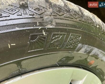 Фольксваген Ап 2013 в Львове на Automoto.ua Красный Фольксваген Ап, объемом двигателя 1 л и пробегом 135 тыс. км за 8183 $, фото 13 на Automoto.ua