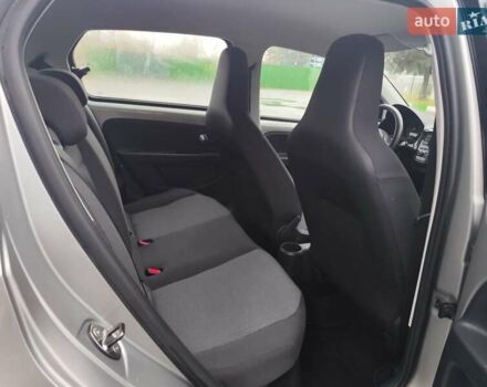 Серый Фольксваген Ап, объемом двигателя 1 л и пробегом 151 тыс. км за 6250 $, фото 35 на Automoto.ua