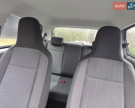 Серый Фольксваген Ап, объемом двигателя 1 л и пробегом 151 тыс. км за 6250 $, фото 25 на Automoto.ua